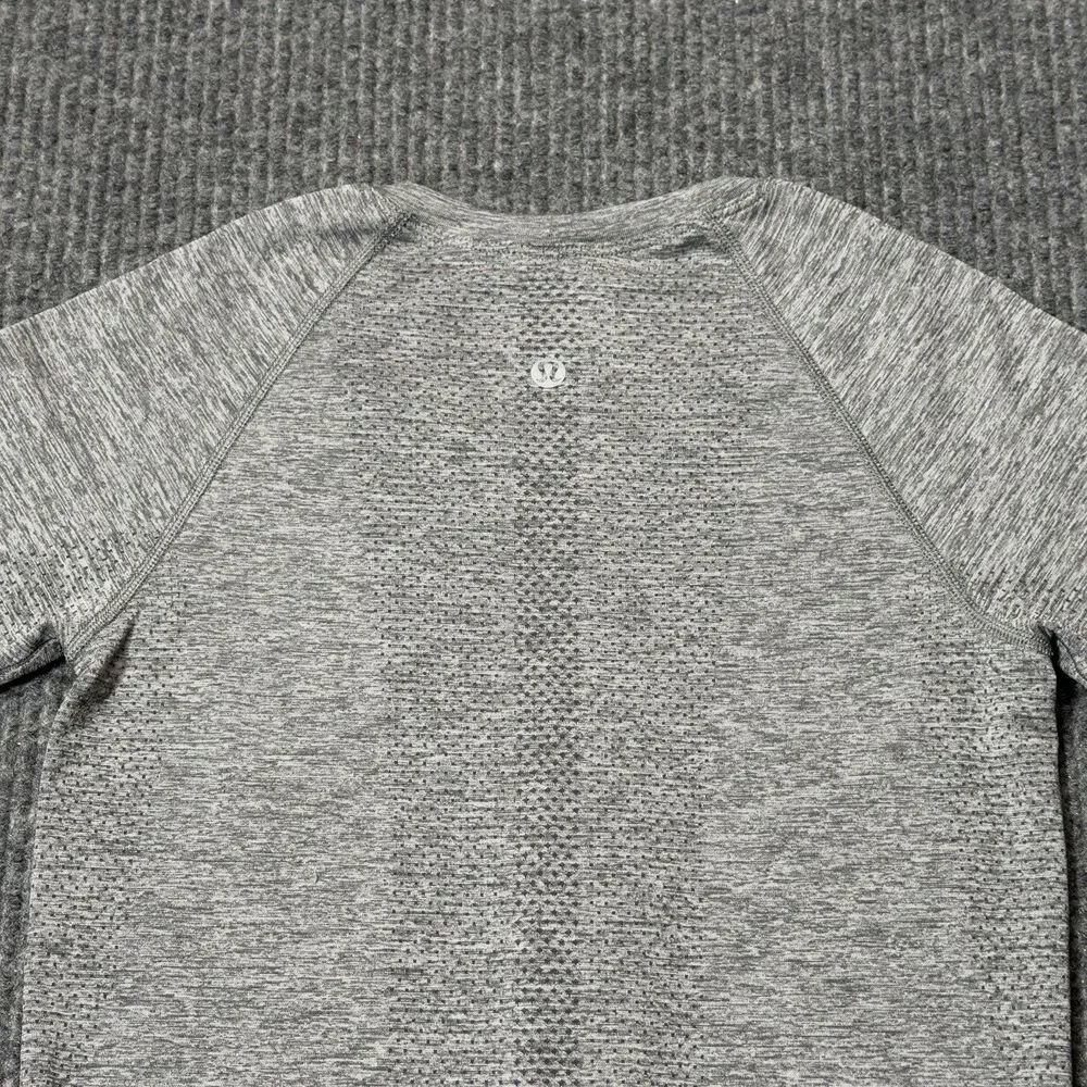 Lululemon Swiftly Tech Crew Top Women Size 4 Long Sleeve Grey Slate White